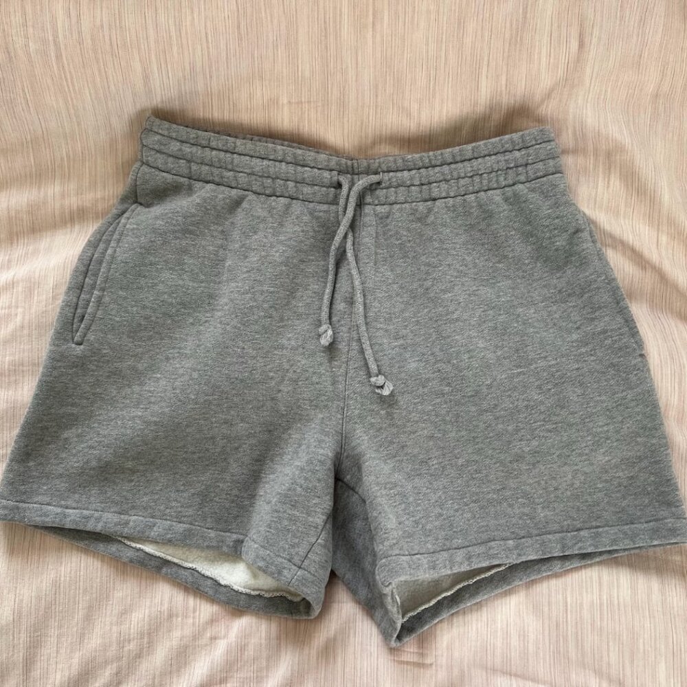 Aritzia TNA Cozy Fleece Boyfriend Sweat Shorts